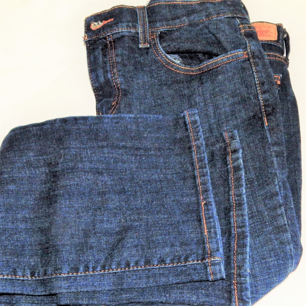 Women Levi jeans Sz16 Boot lower rise Dark wash 515 boot cut lower waist